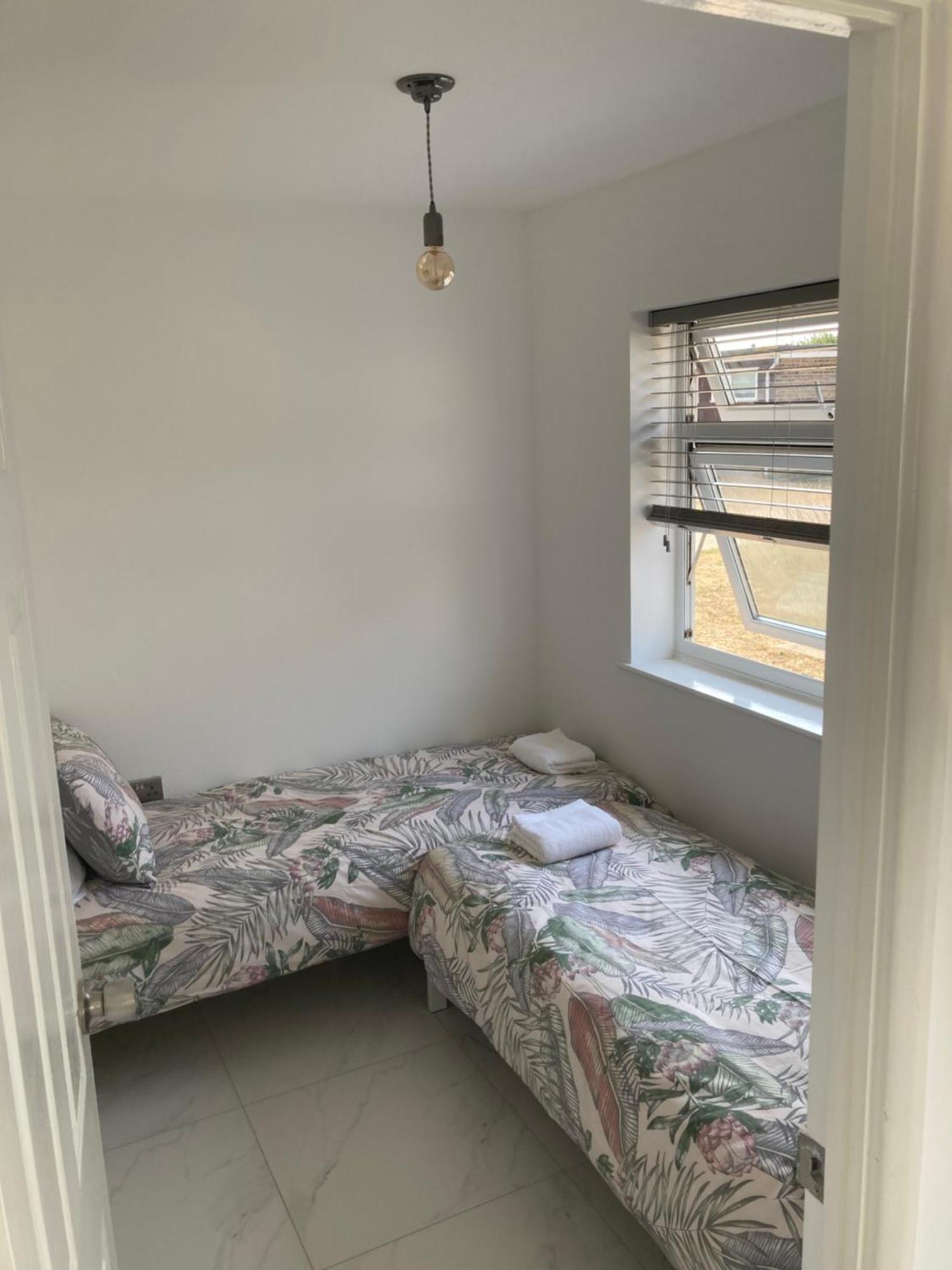 2 Bed Chalet Romney Sands Greatstone エクステリア 写真